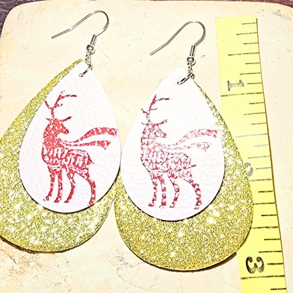NWOT Layered teardrop glitter gold and pink w/red reindeer Christmas earrings - Picture 6 of 6
